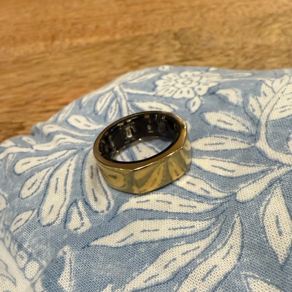 Oura Gen3 Heritage Gold US8 Excellent Condition - Picture 7 of 12